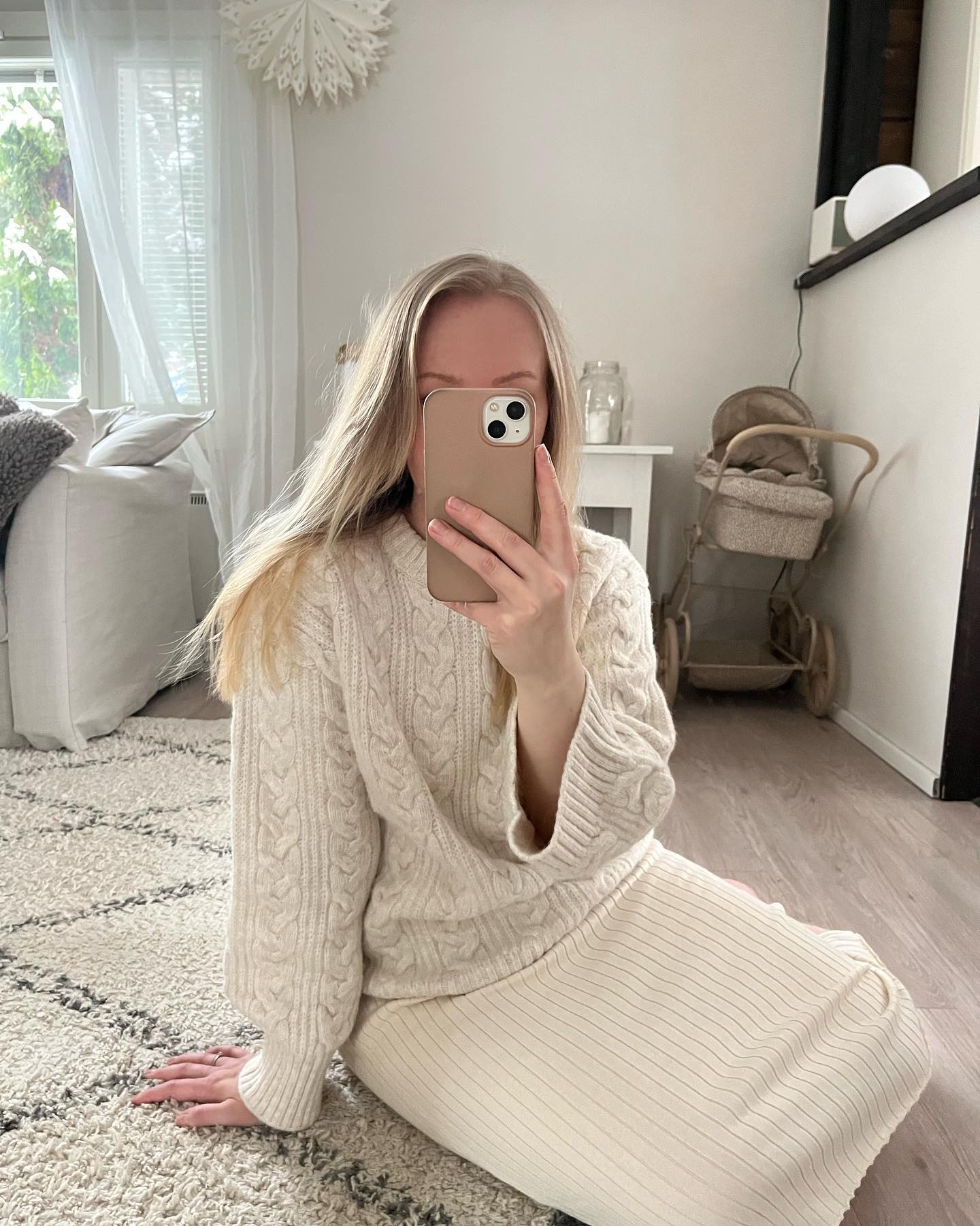Winter Cozy Chic Outfit Unveiled